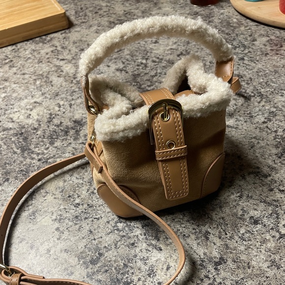 Tan Shearling-Trimmed Women's Bag

Soooo cute!! But small! - Picture 3 of 7